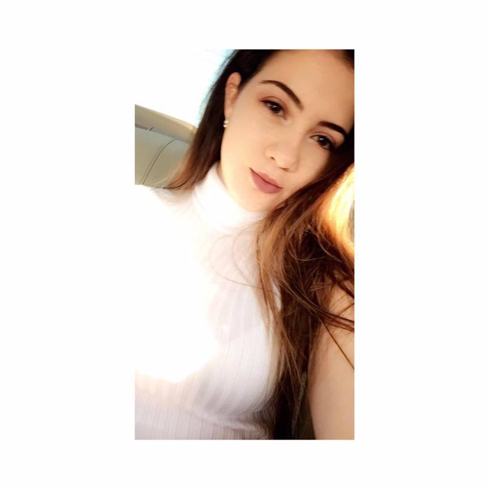 Meet your Posher, Lya